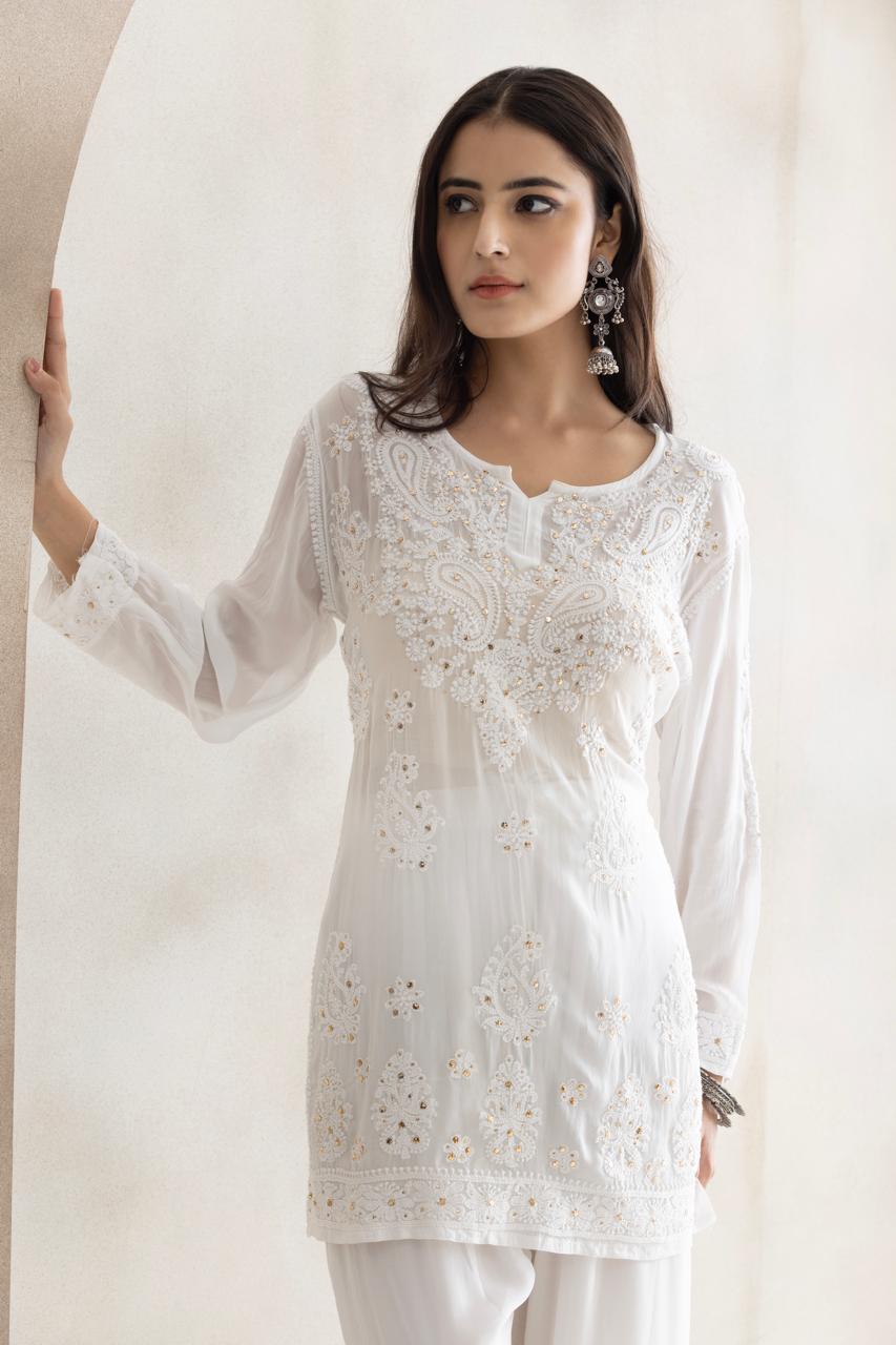 Noor-e-Ivory Chikankari Kurta Set
