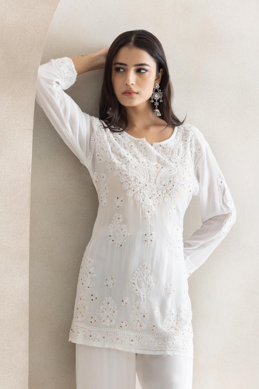 Noor-e-Ivory Chikankari Kurta Set