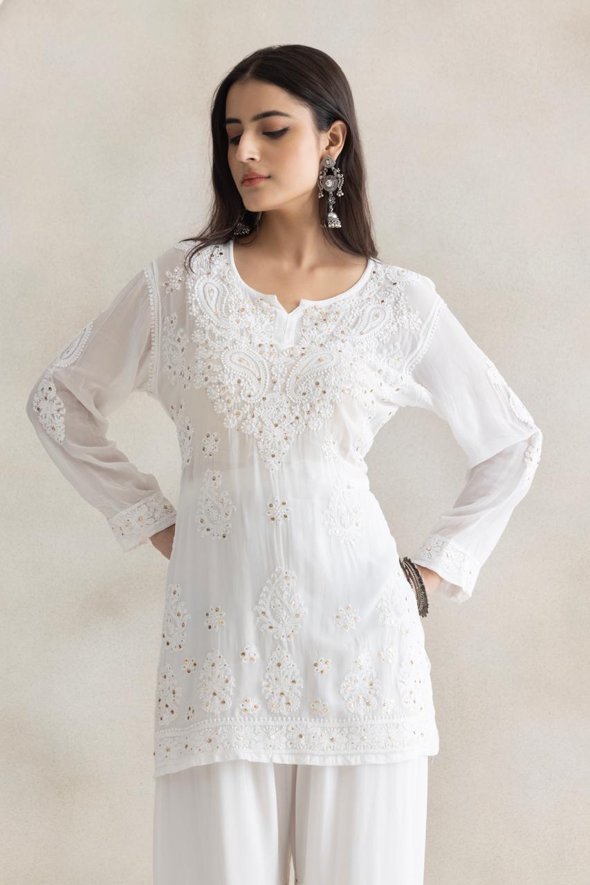 Noor-e-Ivory Chikankari Kurta Set