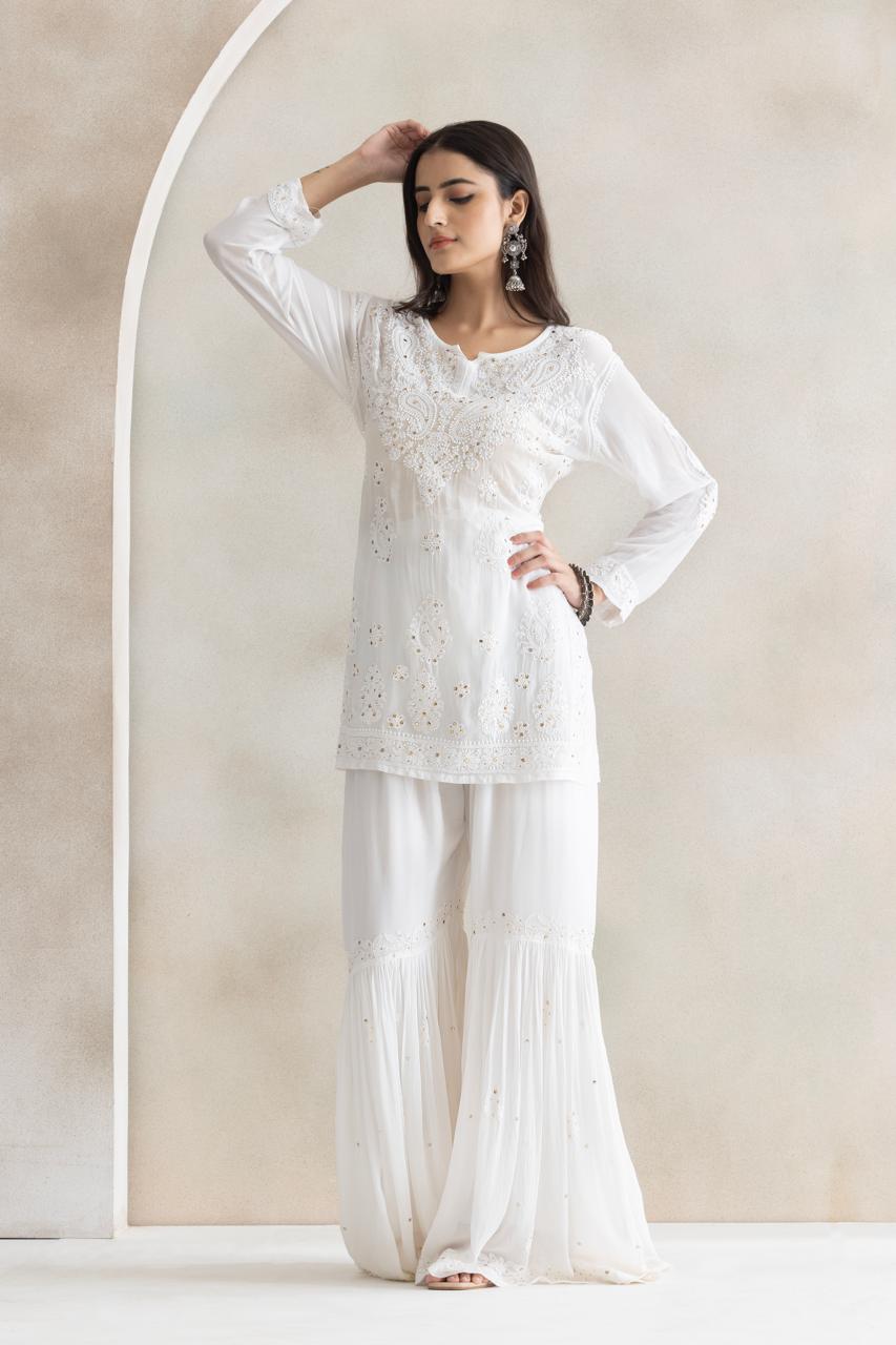 Noor-e-Ivory Chikankari Kurta Set